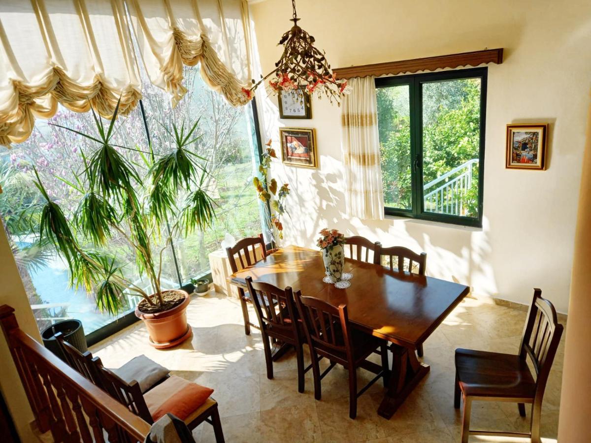 Family Beach Swimming Pool Villa Luanit Trajas エクステリア 写真