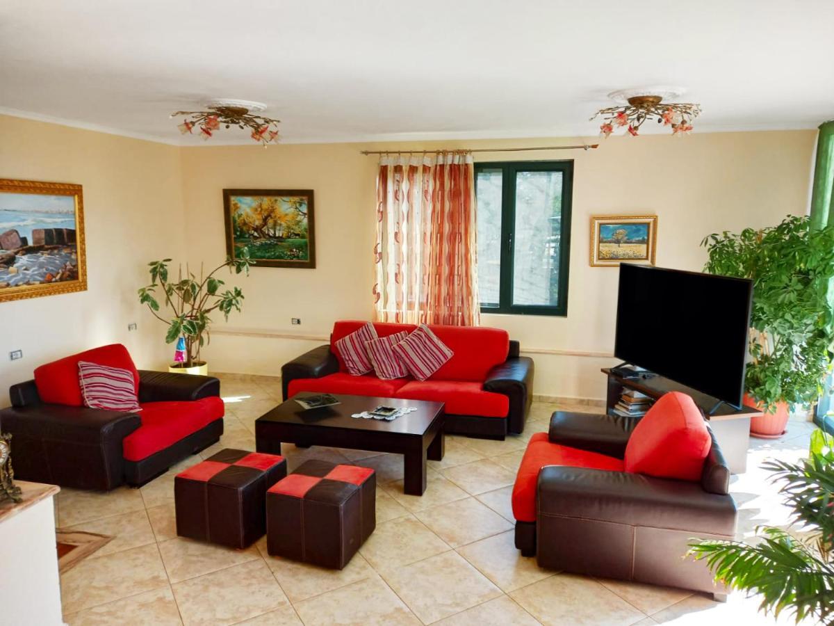 Family Beach Swimming Pool Villa Luanit Trajas エクステリア 写真